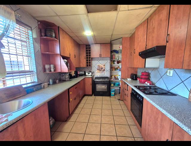 3 BEDROOM HOUSE FOR SALE IN BRENTHURST